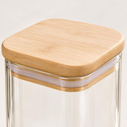 Close-up of the bamboo lid and seal on the glass jar — product illustration